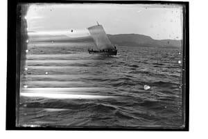 Lancha de pesca volviendo al Berbes 1915
