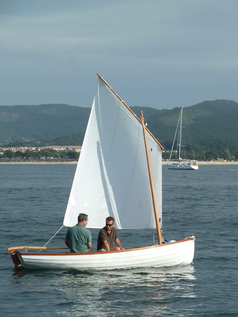 Santa Marta 13 sailing in Bayona