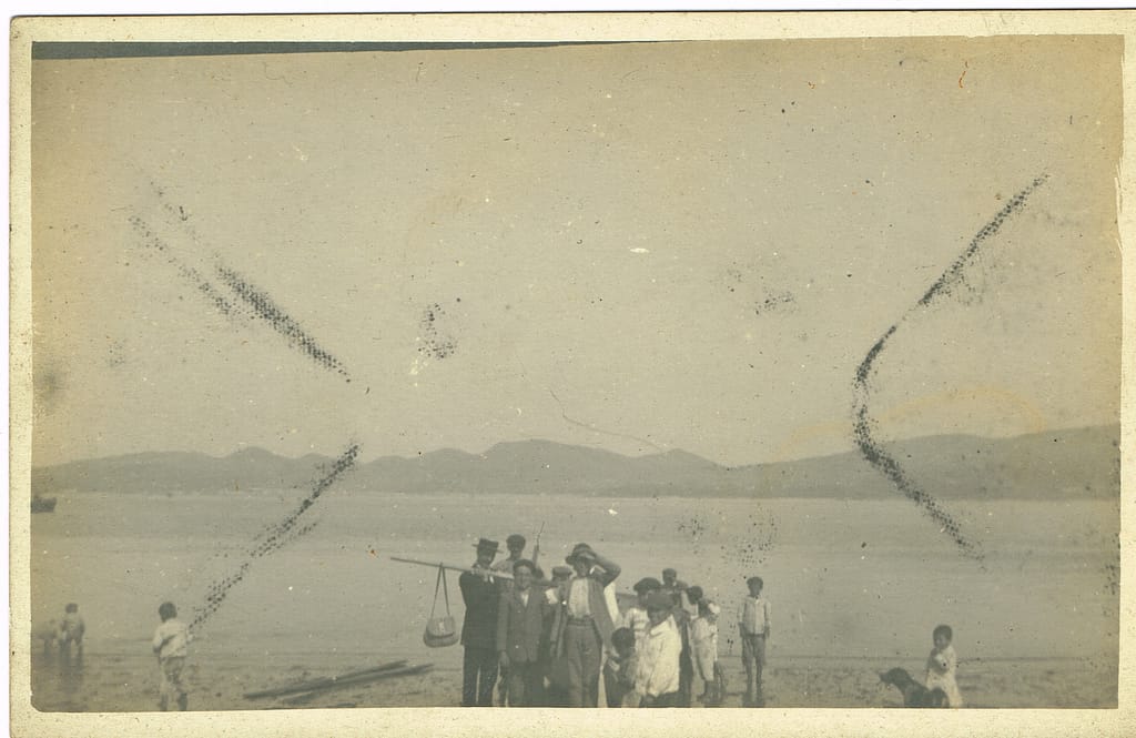 Grupo de gente en la Playa de Coya 1916