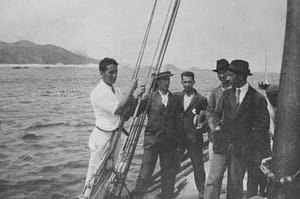 Navegacion a las Islas Cies 1915 en el galeón CAROLINA: de Izq. a dcha: Tato Lagos, Juanito Yañez, Felix Casuso y Hermanos Requejo.